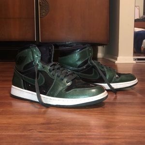 PATENT LEATHER GROVE GREEN AIR JORDAN 1